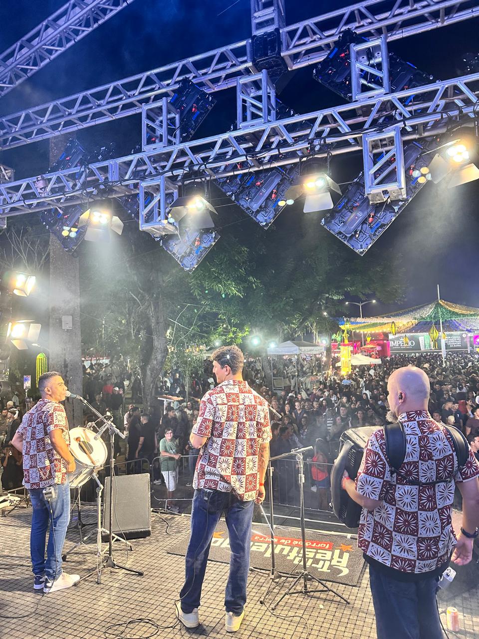 Trio Resfulengo em apresentação